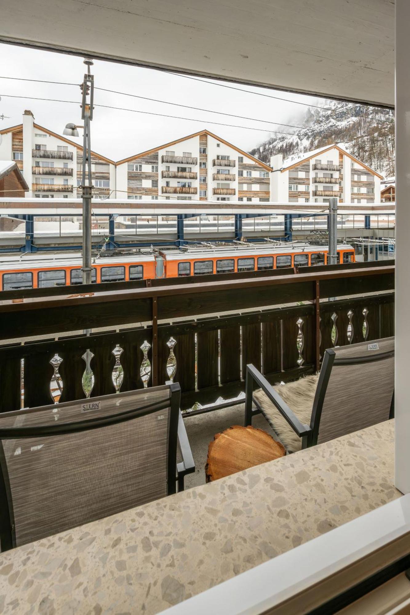 Hotel Sarazena Zermatt Exterior photo