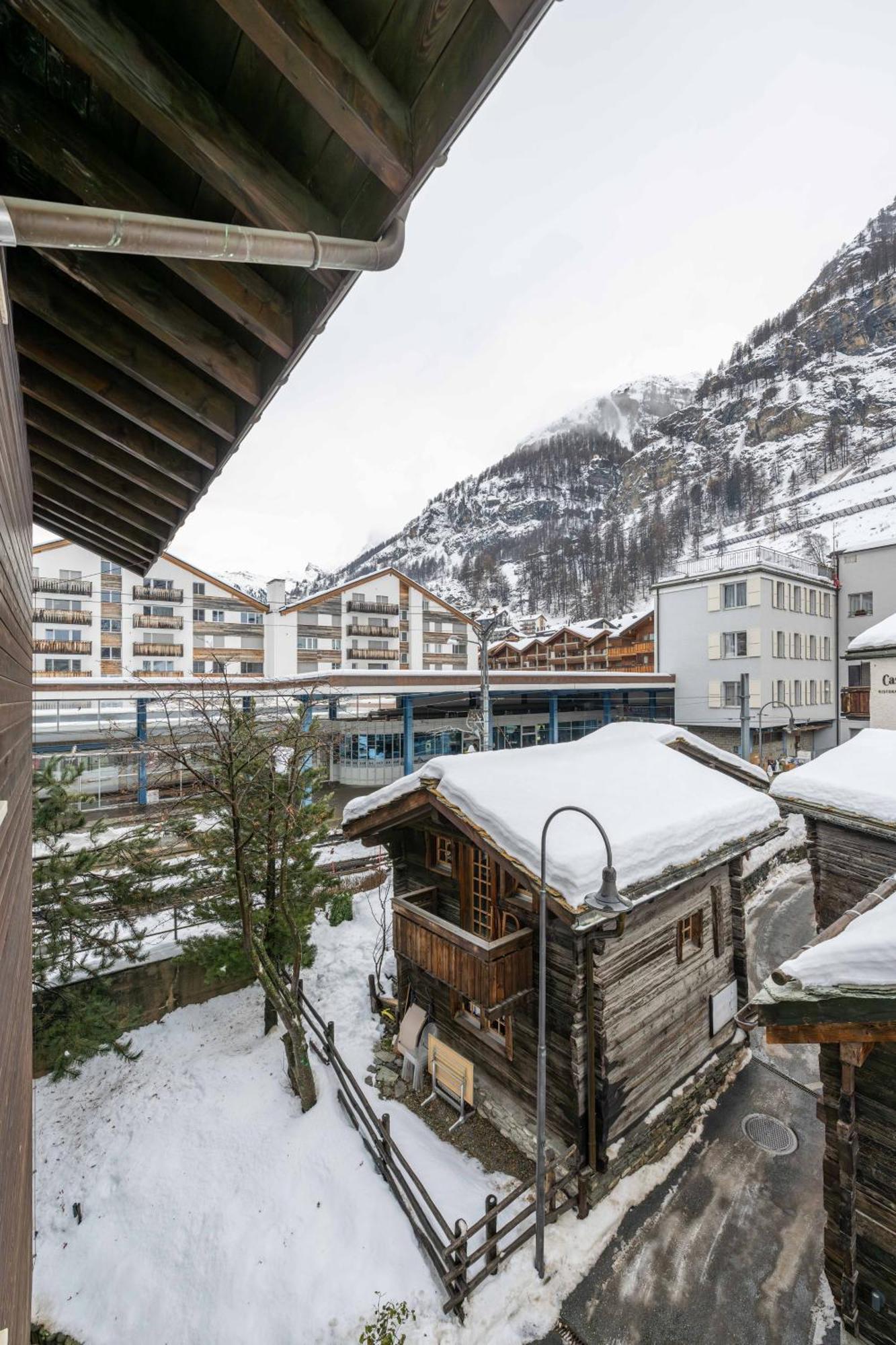 Hotel Sarazena Zermatt Exterior photo