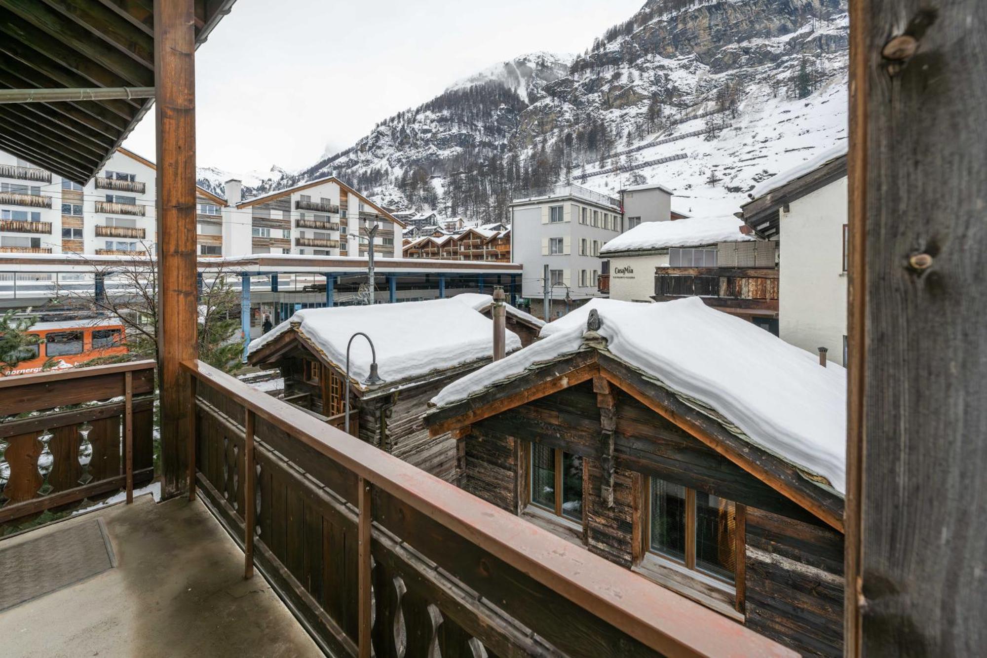 Hotel Sarazena Zermatt Exterior photo