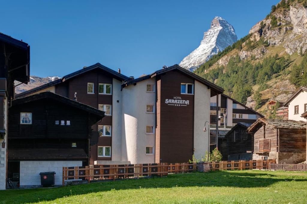 Hotel Sarazena Zermatt Exterior photo